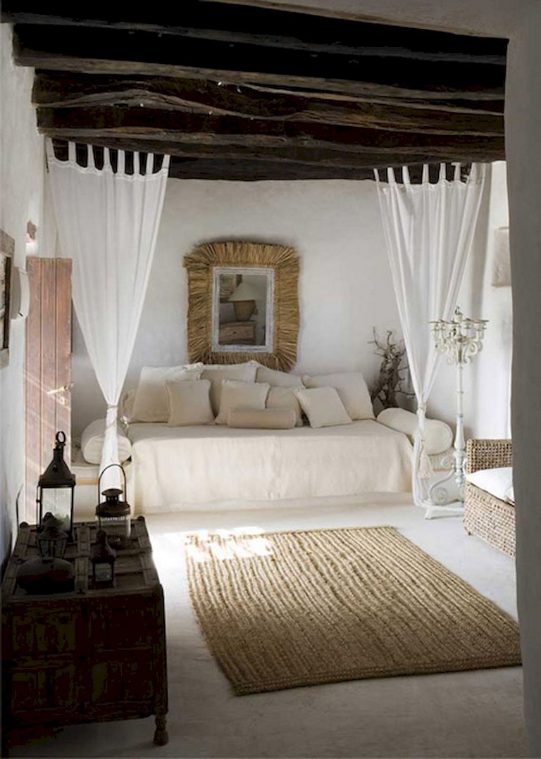  Mediterranean Master Bedroom Ideas with Simple Decor