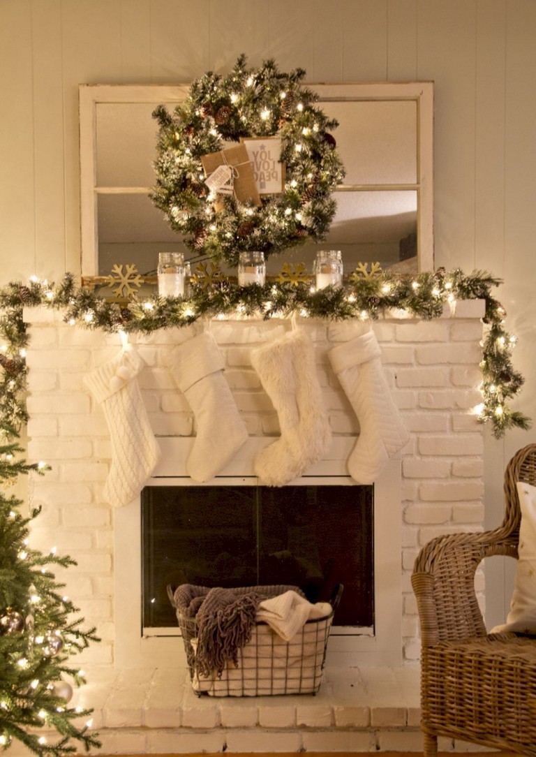 60 Gorgeous and Elegant White Christmas Decoration Ideas - Page 7 of 60